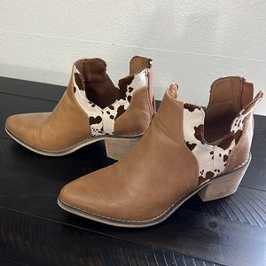 Pierre Dumas tan booties